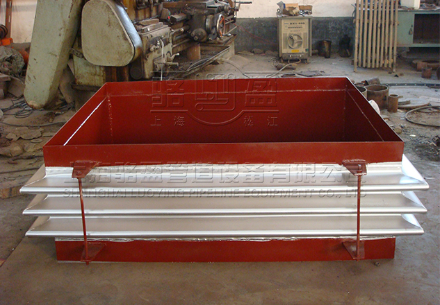 矩形<a href=http://www.kk616.com target=_blank class=infotextkey>補(bǔ)償器</a>